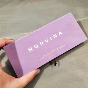 Norvina Palette